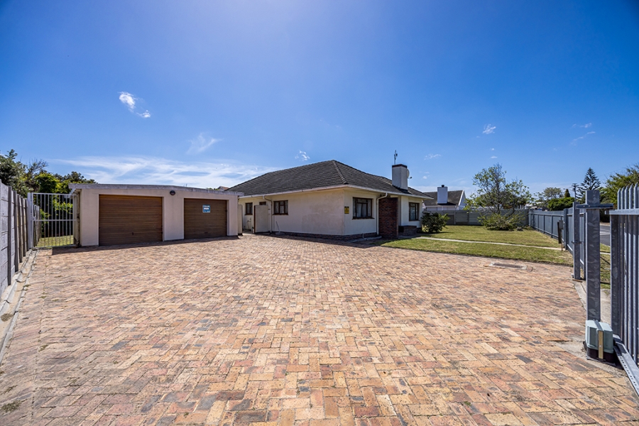 4 Bedroom Property for Sale in Milnerton Central Western Cape